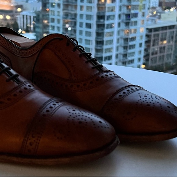 Allen Edmond Strand Cap Toe Oxford in Walnut Brown - Picture 2 of 4